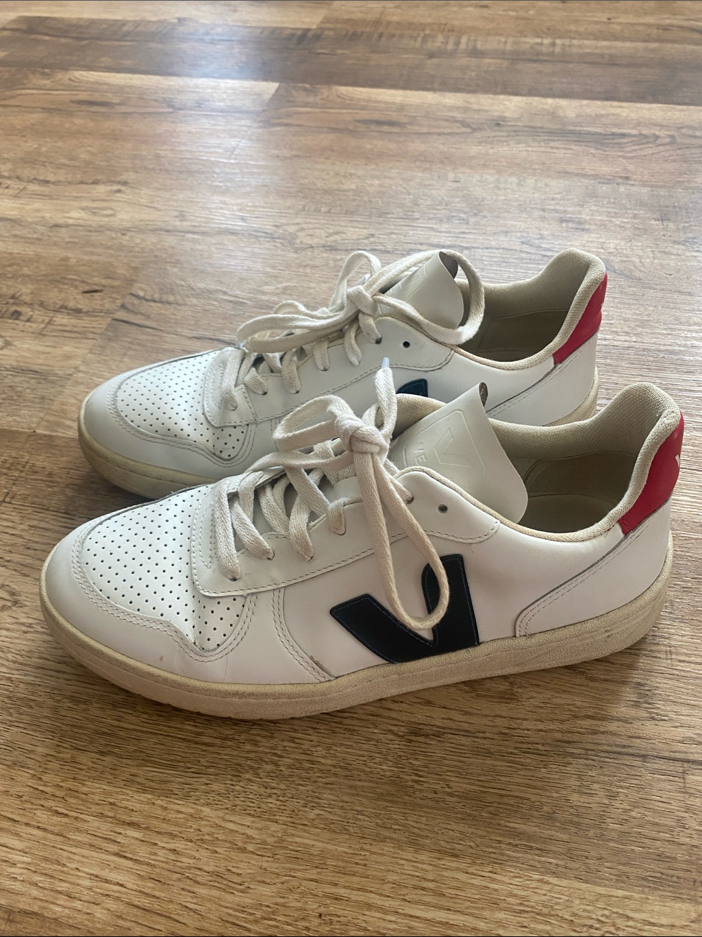Veja V-10 Sneakers Womens 10 — image 2 of 5
